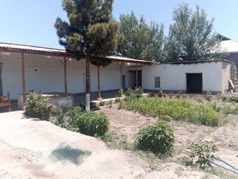 Uy сотилади 13.5 sutix er maydoni bor