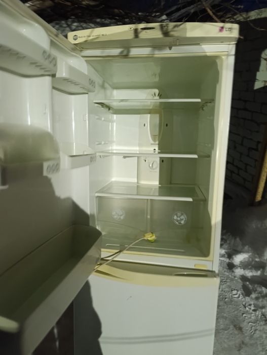 Продам холодильник