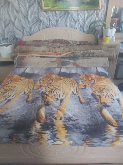 Продам спальный гарнитур
