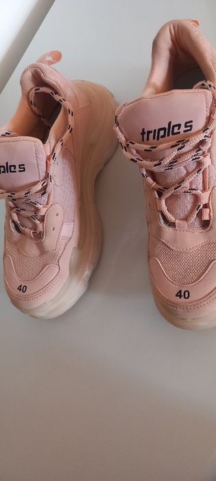 Vând adidași marca Balenciaga originali, foarte puțin uzați, purtați!