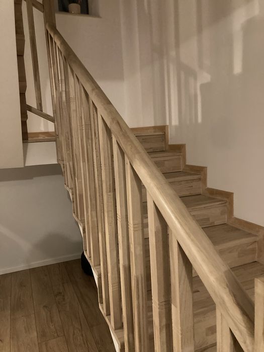 Mana curenta scara lemn fag