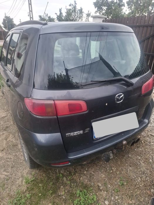 Vând Mazda 2 2004