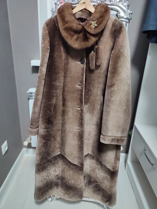Шуба из мутона с норкой