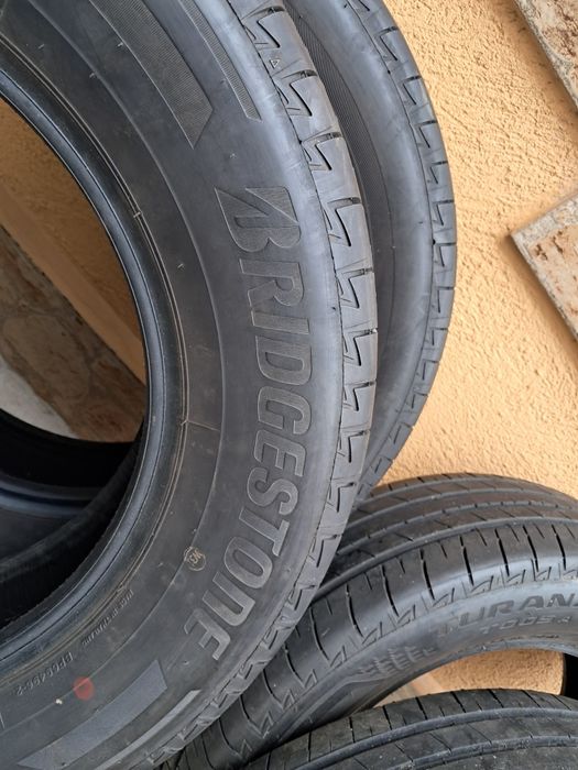 Cauciucuri 215 65 16 de vară în stare buna. Preț 1400 negociabil.