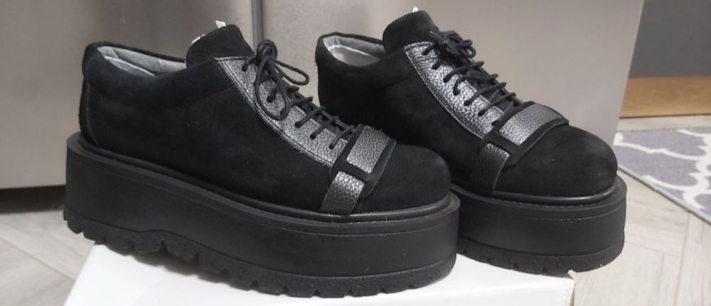 Pantofi piele inoarsă