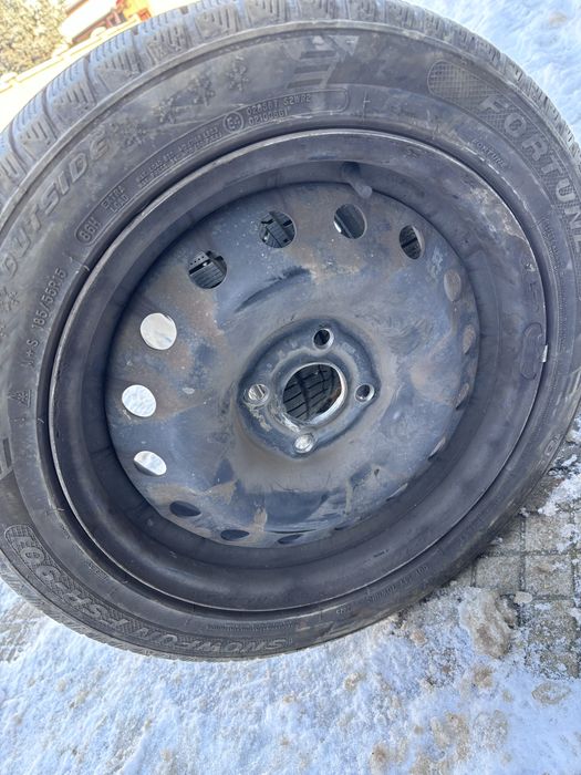 Зимни гуми 185/55/15 с желязна джанта на 20 дена
