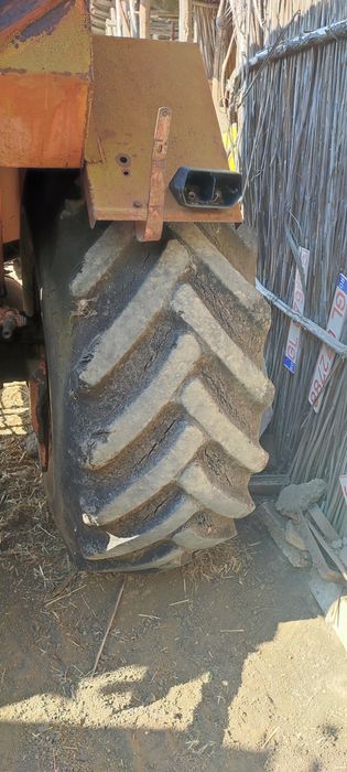 De vânzare  2 roti combina romaneasca