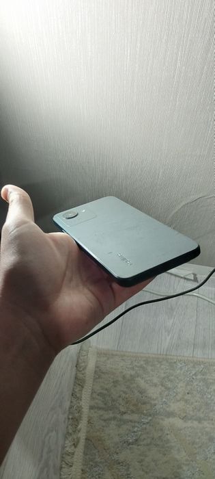 Телефон Realme 12