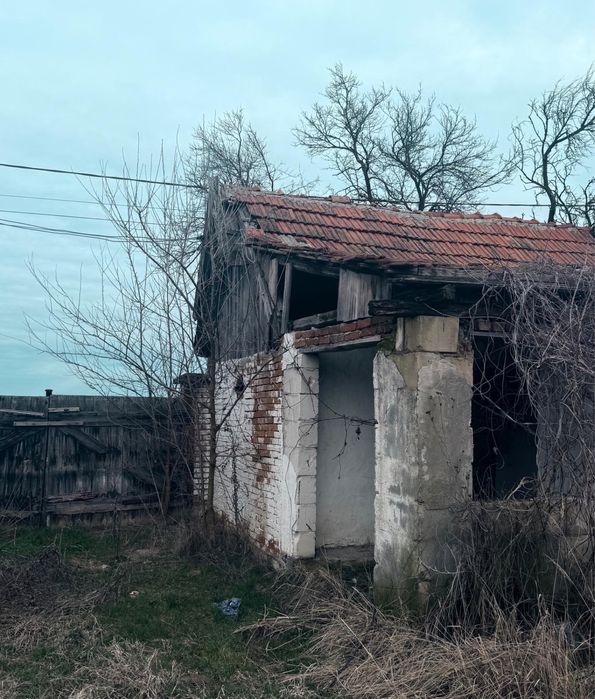 Casa de vanzare in sat Rapsig jud Arad cu 1400 m2 pamant