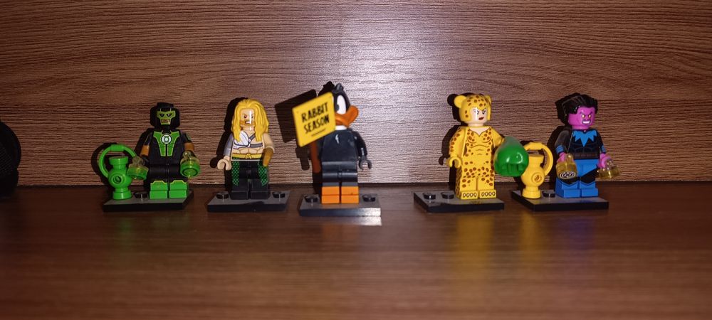 Продам лего минифигурки по разным сериям