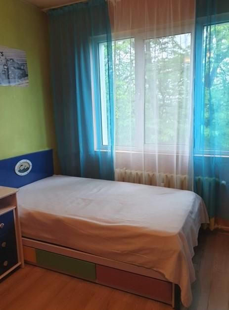 Тристаен апартамент в ж.к. Красна поляна 2.