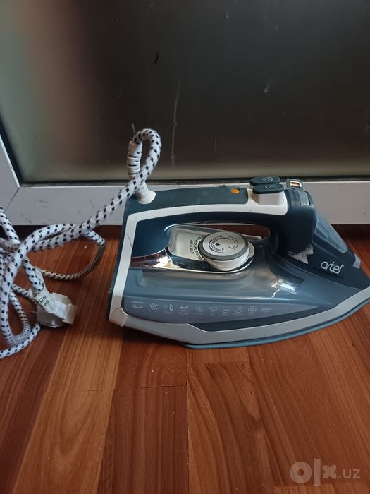 Утюг Artel рабочий