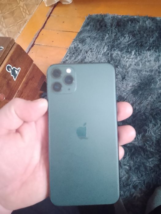 Продам айфон 11 про макс