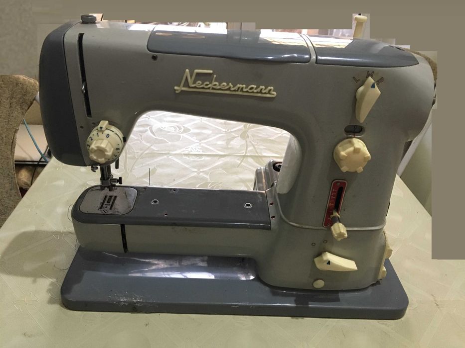 Pentru piese, masina de cusut .