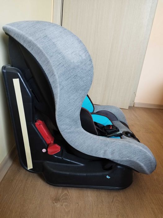 Детско столче за автомобил
