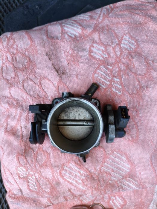 Дроссельная заслонка гольф, вента, Пассат 2л 2Е