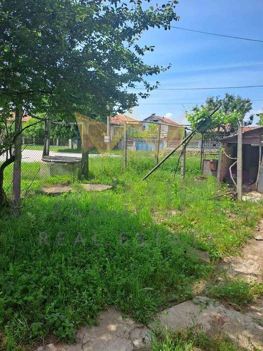 Къща в Варна, област-с.Пчелник площ 80 цена 40000
