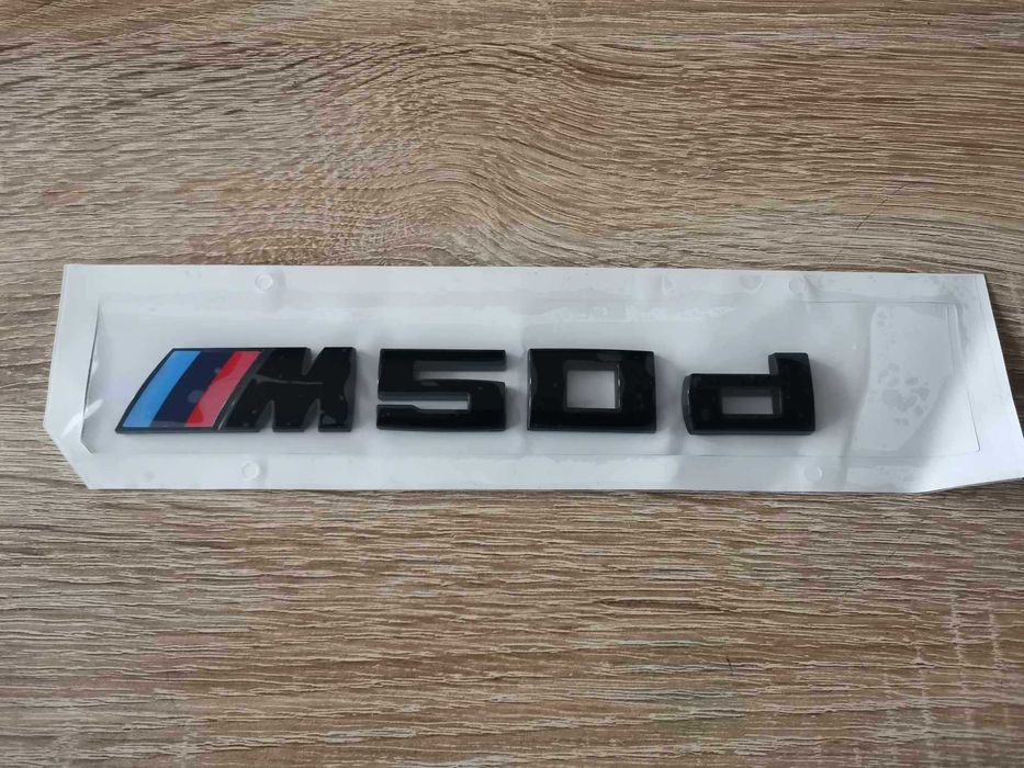 черна емблема BMW M50d малък размер