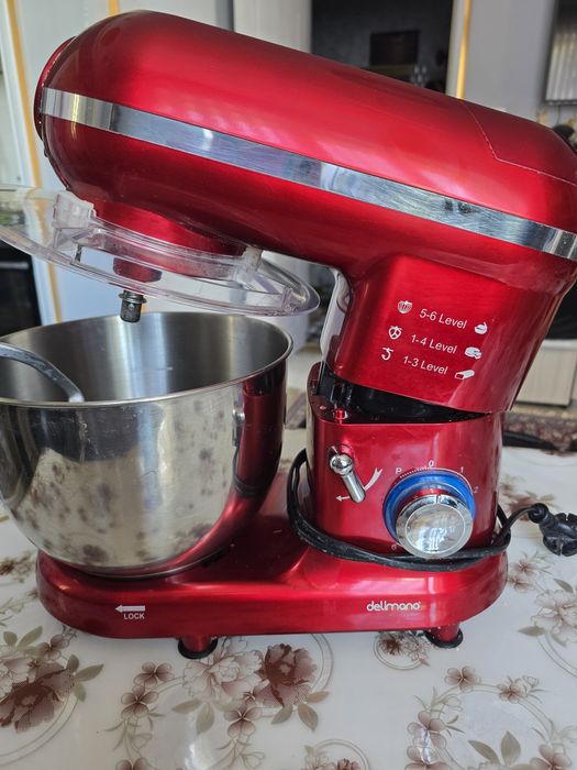 Кухненски робот Делимано  1400w, 85€