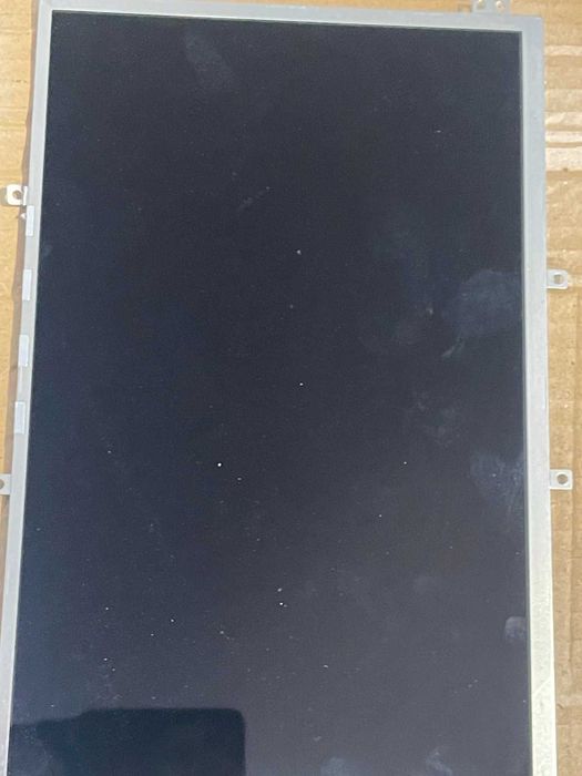 Продавам матрица Model B101EW05 V0