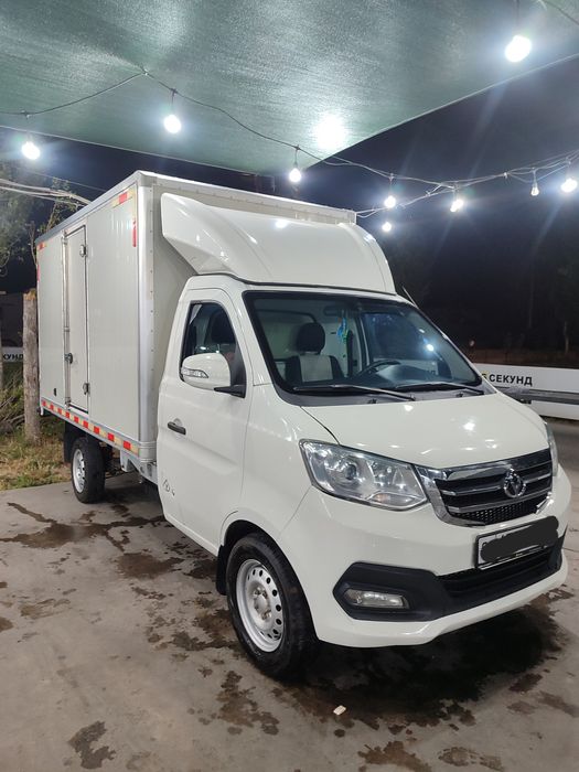 Avtomobil Changan T3