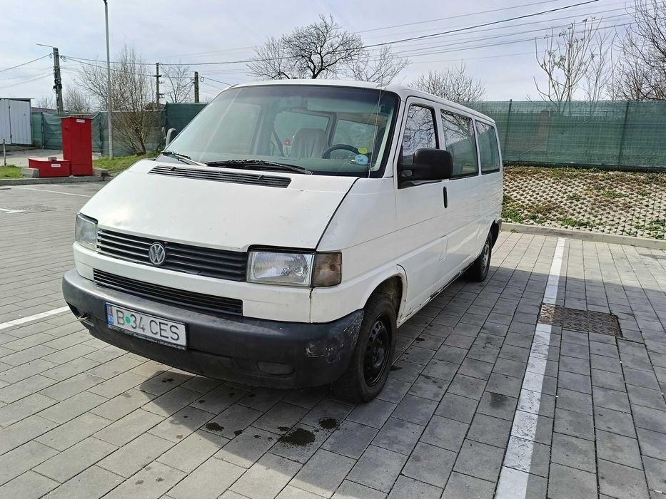 volkswagen transporter modelu lung 8+1 cu aer conditonat  duba buna
