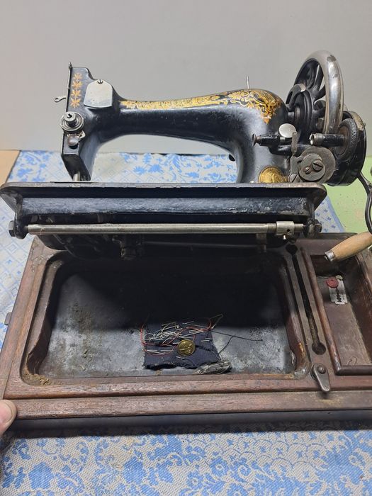 Машинка швейная ЗИНГЕР