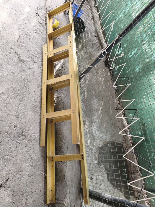 Продам  2 лестницы стремянка СССР