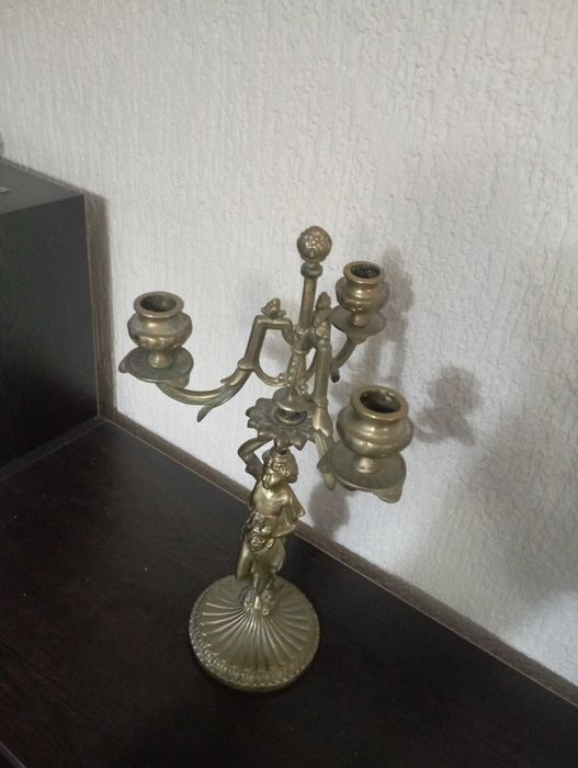 Месингов часовник и два месингови свещника