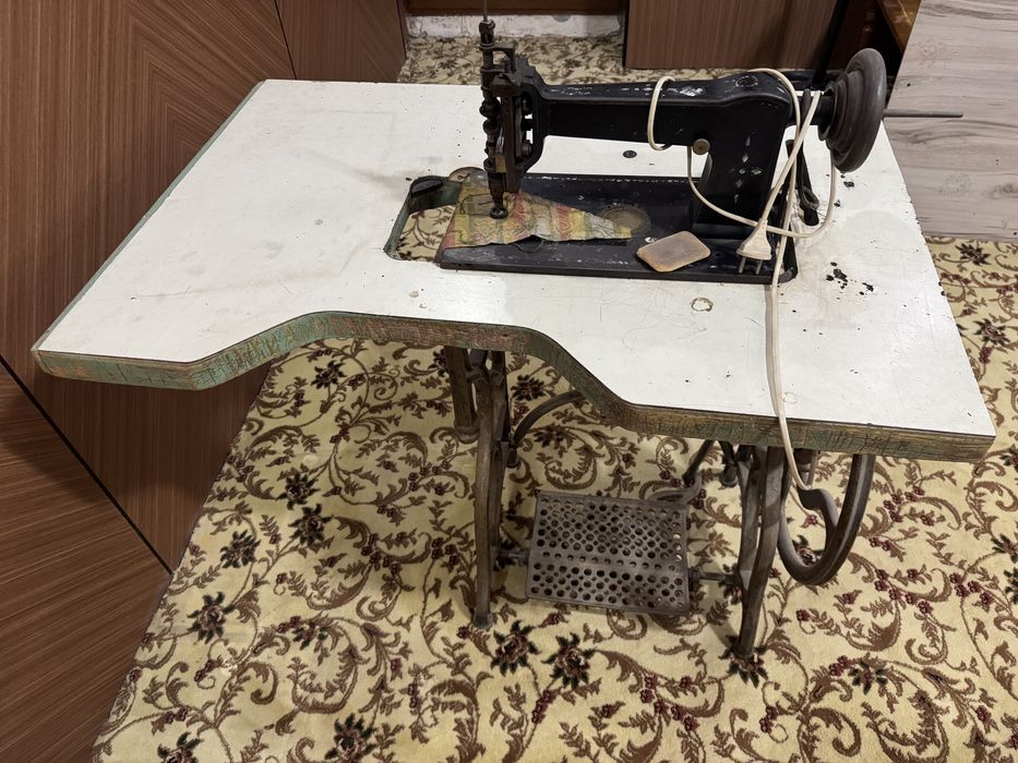 Антикварная французская вышивальная машина Cornely Paris (Machine B)