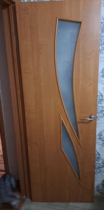Продам 2 двери. Размер одна 70 ,и 80