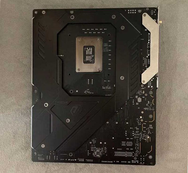 Дънна Платка / Motherboard ASRock Z690 Taichi + [i5 12400f]