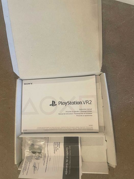Vând Casca PSVR2 PlayStation, în stare foarte bună, folosita puțin.