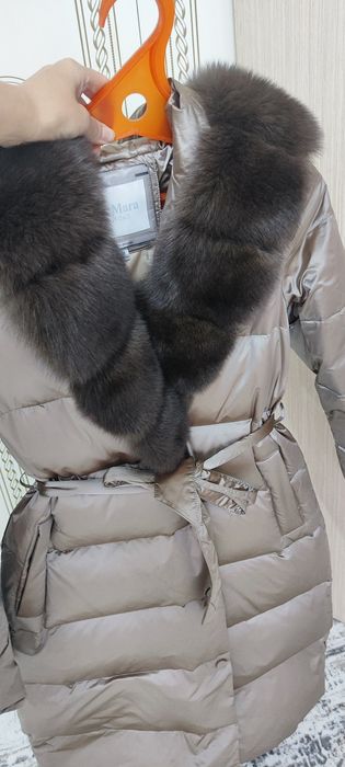 Шикарный пуховик с мехом песца