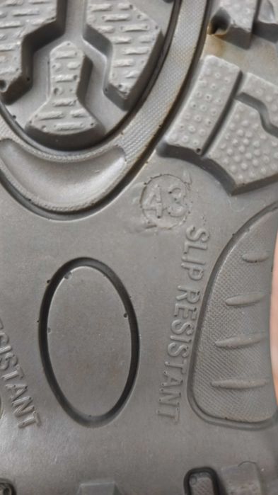 Продам СИЗ обувь недорого