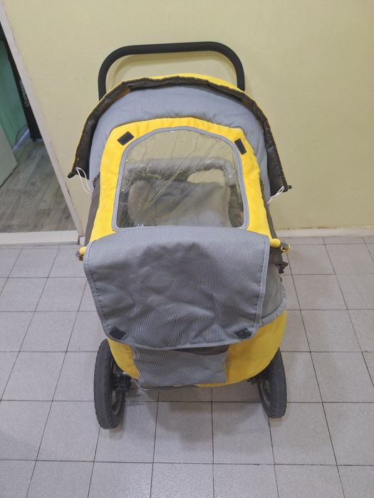 Продавам бебешка количка "Чиполино"