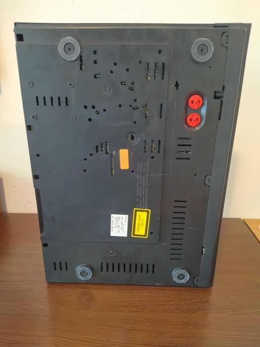 Продавам CD плеър PHILIPS CD471