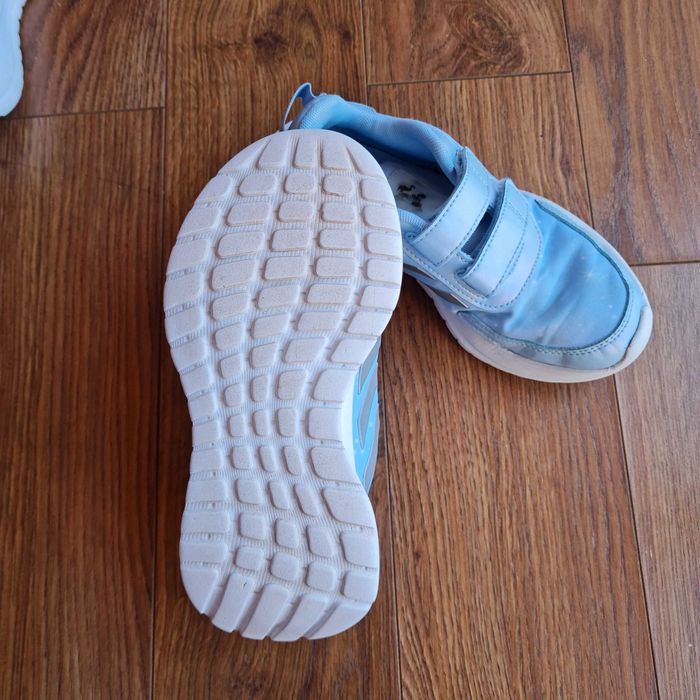 Adidasi marime 31 pt fete doua perechi 19 cm