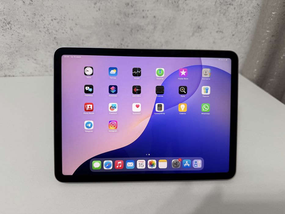 Планшет Apple iPad Air 11