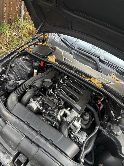 Dezmembrez Bmw seria 3 e91 330xd M57 231cp X-drive semi piele xenon