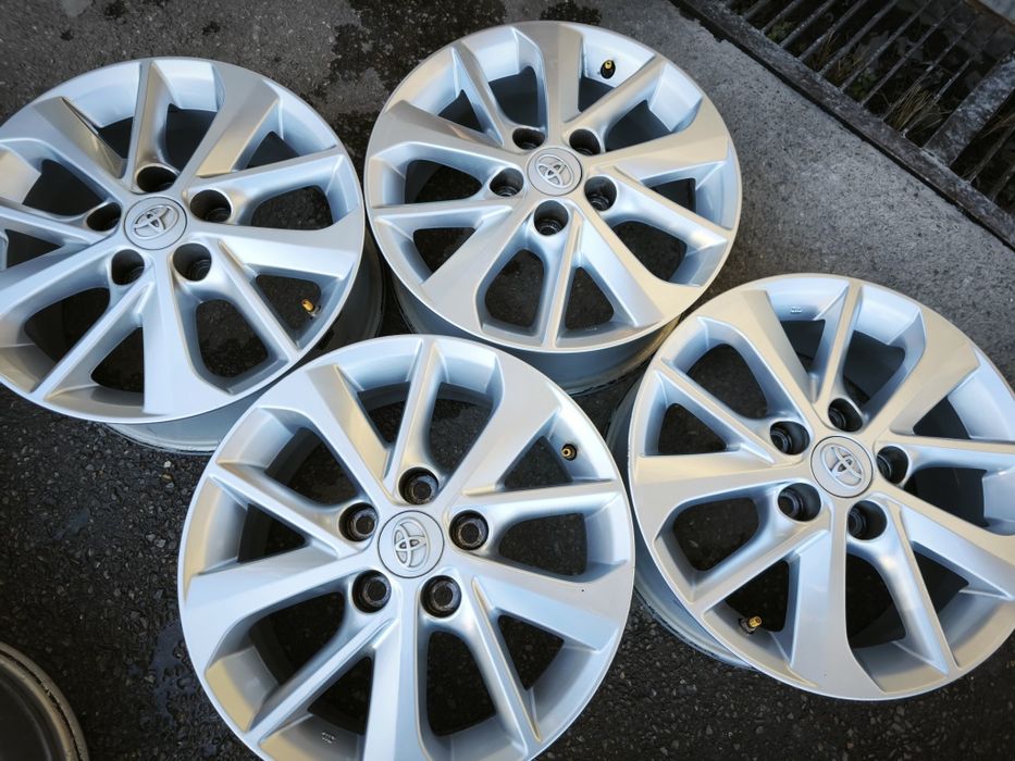 16" оригинални алуминиеви джанти за Toyota Corolla.