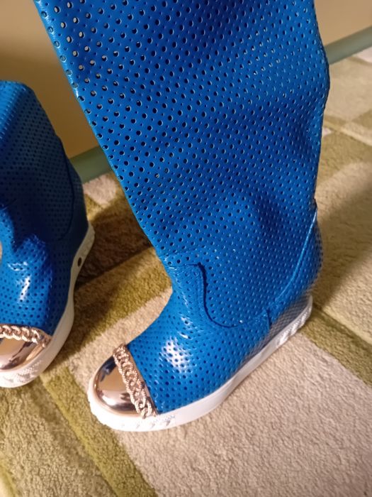 Боти, много леки ,платформи, обувки