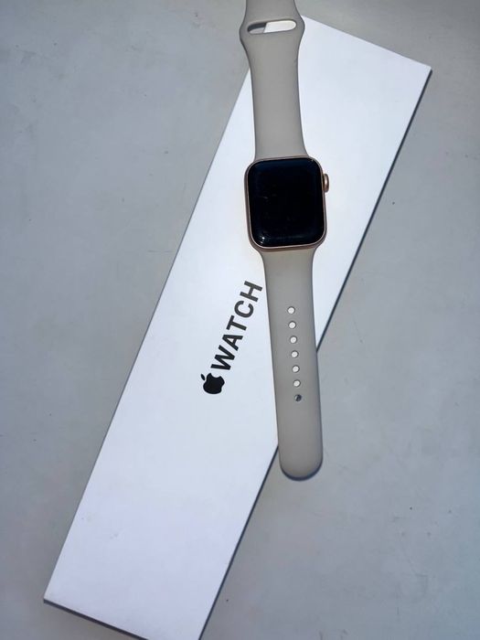 продам эпл уотч se