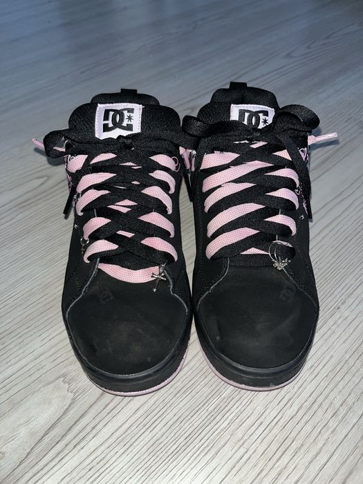 DC pink graphic.