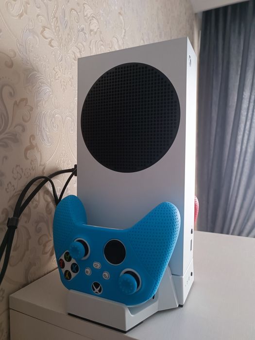 Продам приставку Xbox S