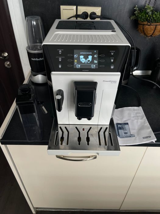 Кафемашина Delonghi Primadonna Class