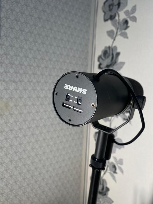 Продаю микрофон студийный!