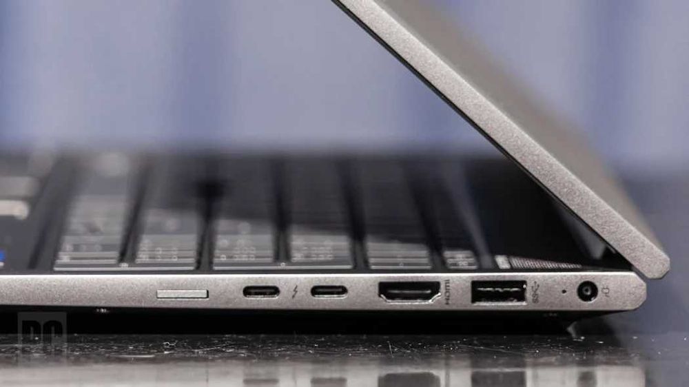 HP ZBook Firefly 15 G8 - Professional Workstation (Holati Ideal)