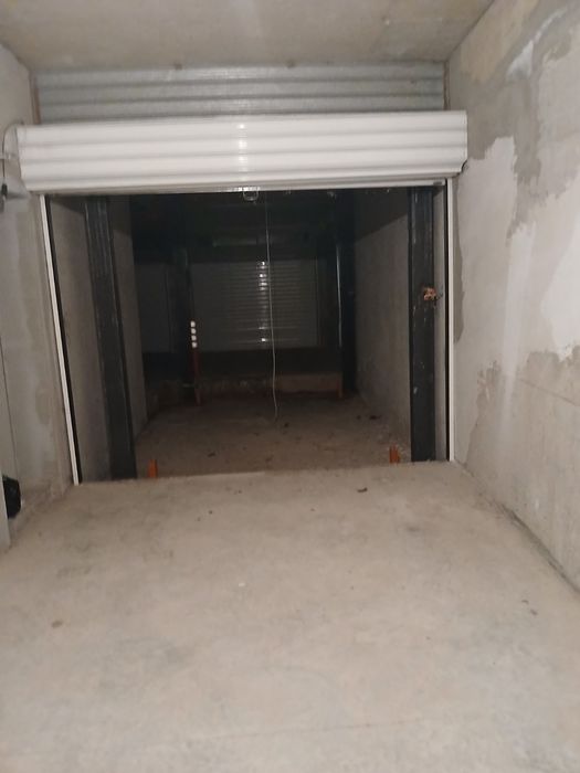 Продавам гараж до Гранд мол