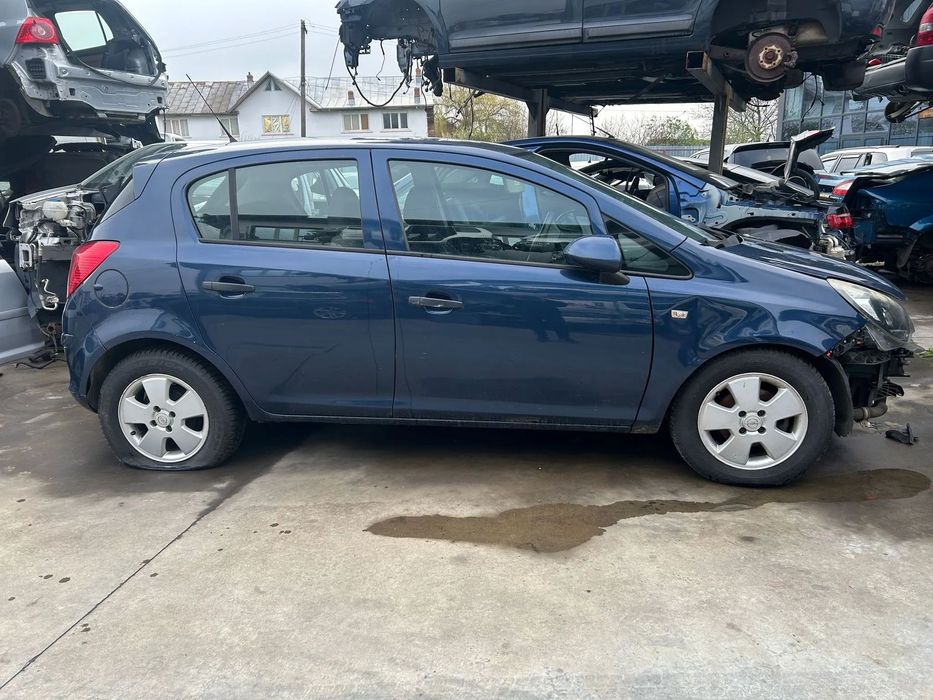 Far dreapta opel corsa d euro 5